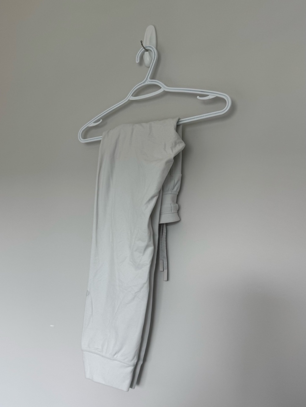 Lululemon Ready to Rulu Jogger Crop
Heathered Nimbus